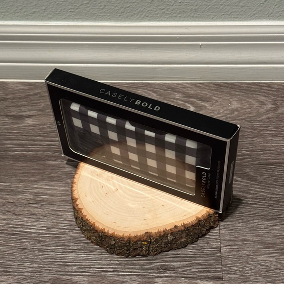 Casely iPhone 11 Pro Phone Case Checkered Gingham Compatible with MagSafe - Picture 6 of 7